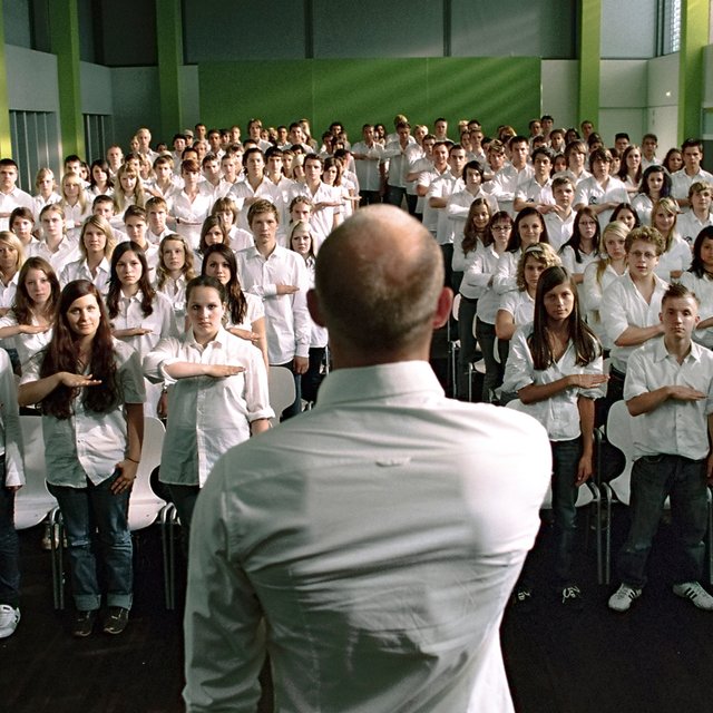 Два жёстких школьных эксперимента, об этичности которых продолжают спорить