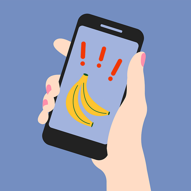 Ребёнок прислал однокласснице интимные фото с угрозами. Как быть девочке, родителям и учителям