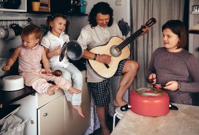 Почему многодетные семьи раздражают окружающих и как будут сдавать ОГЭ в 2021 году