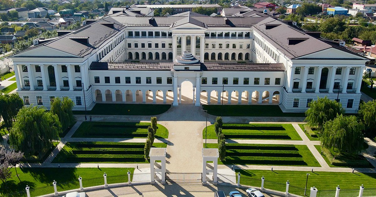 Русский Хогвартс: как устроена школа-пансион в Краснодарском крае, где дети учатся и живут бесплатно