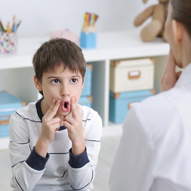 Главные вопросы логопеду: когда ребёнок должен начать говорить и как понять, что ему нужна помощь