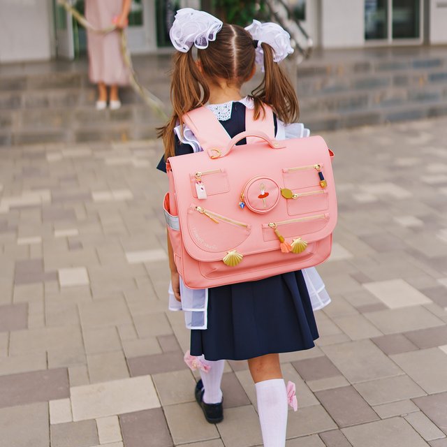 У ребенка временная регистрация: его примут в школу?