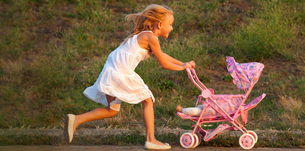 12 правил, которые мы нарушаем во время прогулок с коляской: всё про дороги, лифты и транспорт