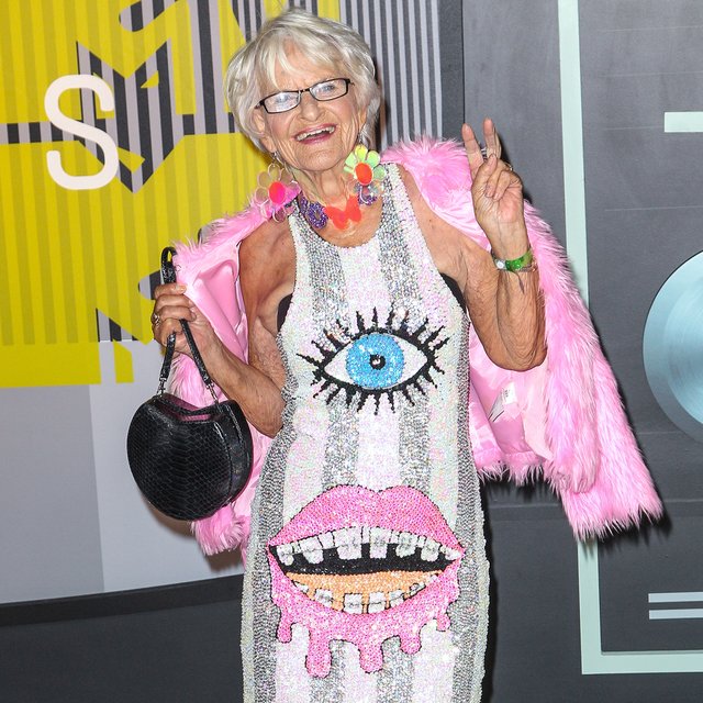 «Увожу чужих мужчин с 1928 года». 9 блогеров-пенсионеров, покоривших весь мир