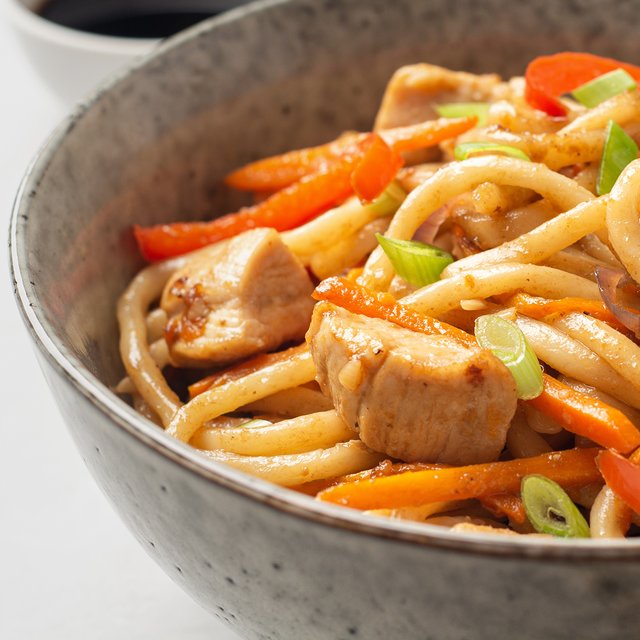 Удон с курицей: очень простой рецепт от девочки-подростка