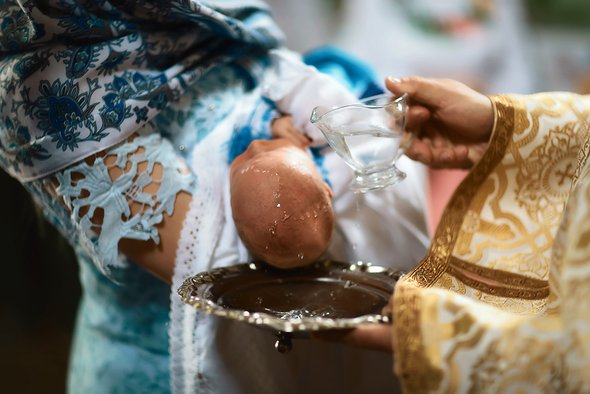 Должны ли дети поститься, зачем их крестить и нужны ли уроки православия в школе: 3 родительских вопроса священнику