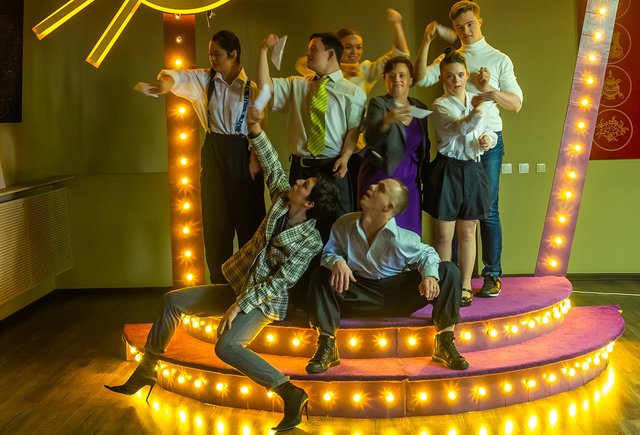 «Фраза „солнечные люди“ — просто клише». Как живёт театр с участием людей с синдромом Дауна