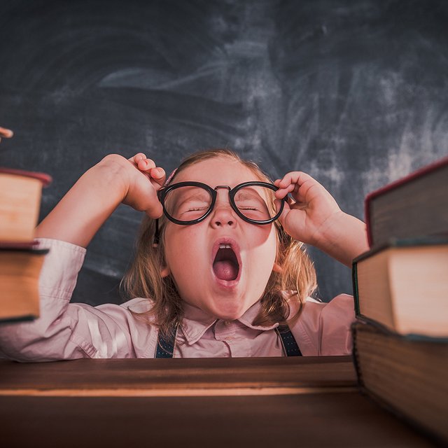 Ребёнок так и не прочитал книги из списка на лето. Что делать? Заставлять?