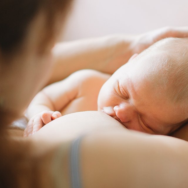 «А дети твои где?»: за что общество и соцсети стыдят матерей