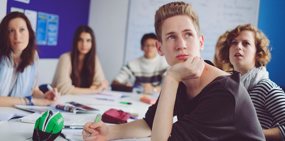 Как поступить в британский вуз после российской школы: 4 разных способа и гид по подготовке