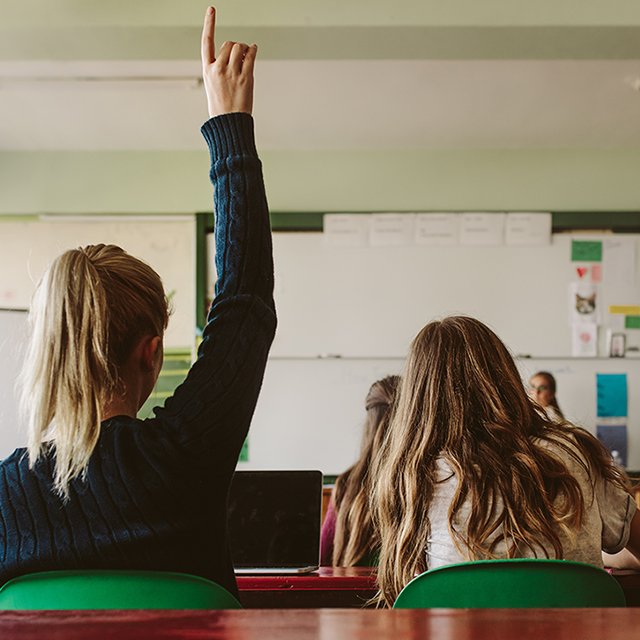 Может ли учитель не отпускать школьников в туалет во время урока?