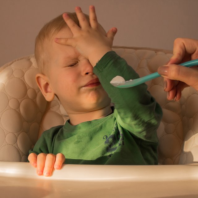 Не ест мясо и боится пробовать новое: всё про пищевую избирательность у маленьких детей