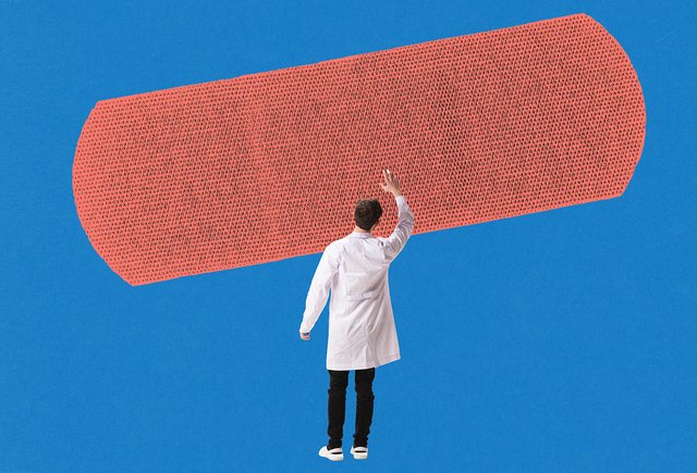 «Все уверены, что мы должны отдавать долг, но никто не может объяснить, у кого мы его брали». Студенты-медики — о новом законе об отработках