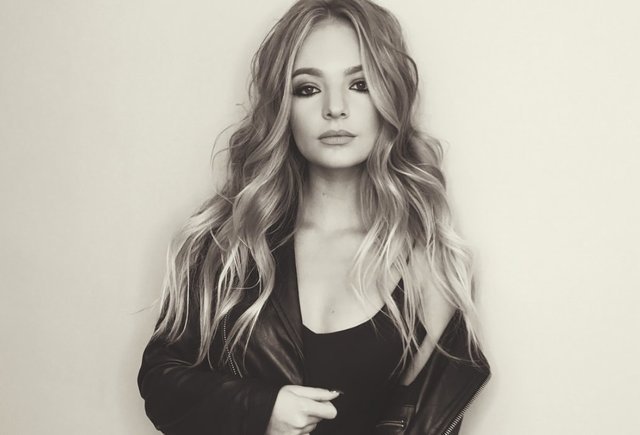 Обложка Лиза Пескова вернулась в инстаграм