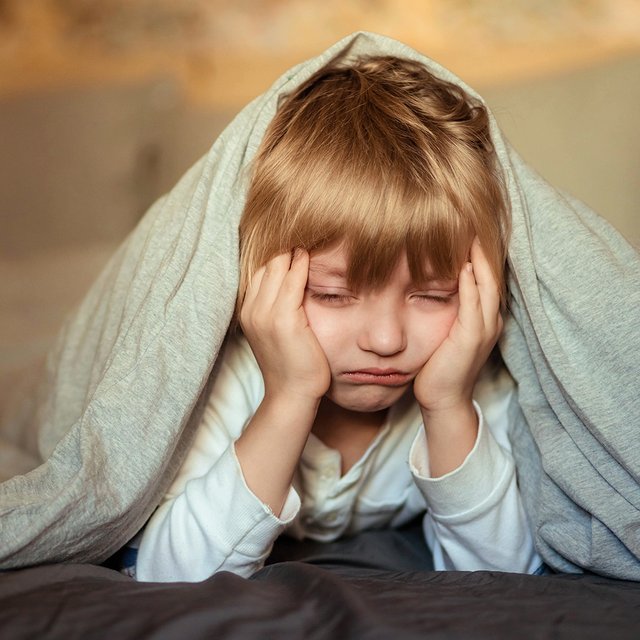 Ребёнок постоянно сидит дома и не хочет гулять. Как его уговорить