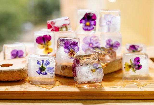 15 простых летних поделок: ружьё с зефирками, самолёт из трубочек, домашняя радуга и другое