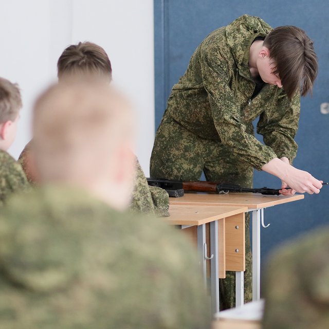 «Дети должны быть готовы защищать страну»: всё о новом предмете «Основы безопасности и защиты Родины»