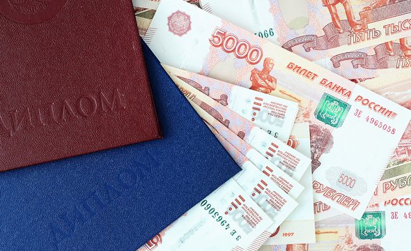 Стать врачом за 220 тысяч рублей: как устроен бизнес по продаже фальшивых дипломов