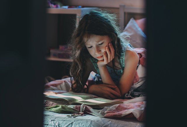 «Книга не должна учить ничему, кроме одного: думать самому»: писательница Ольга Громова — о детской литературе