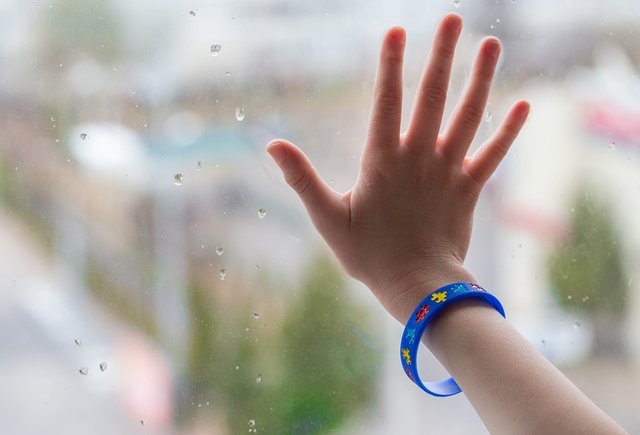 Расстройство аутистического спектра есть у каждого 54-го ребёнка в США. Что нам даёт знание статистики