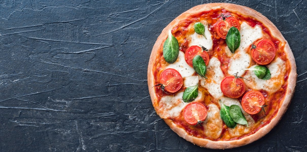 Простой рецепт настоящей итальянской пиццы: тесто делаем сами и раскатываем его без скалки