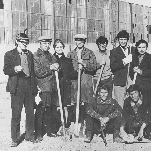 От великого дела до ненужной обязаловки: как менялся смысл субботников