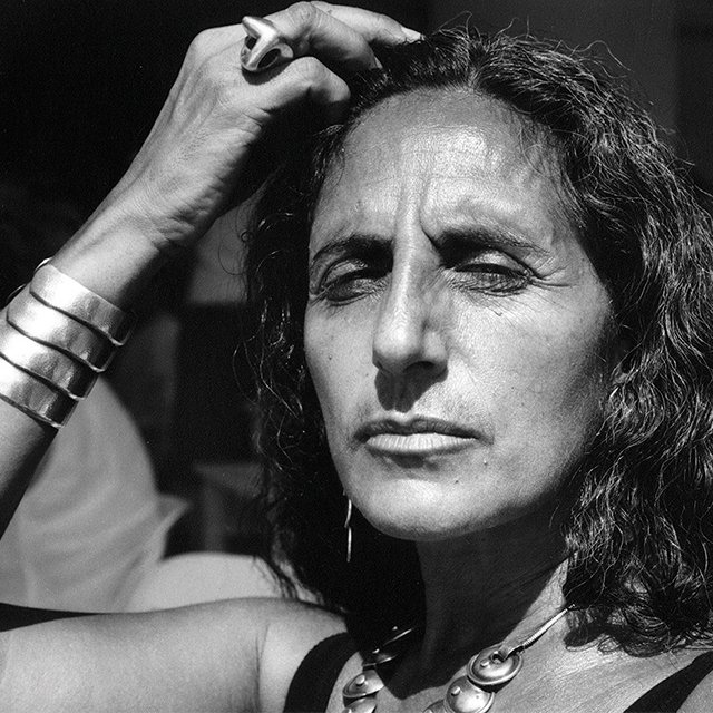 «Хочешь попробовать алкоголь? Пробуй дома». Правила воспитания фотографа Шейлы Мецнер