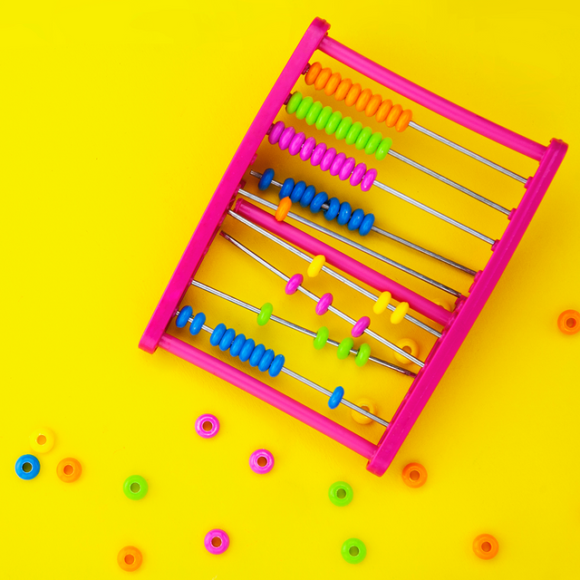 Воспитателя штрафуют за долг родителей по оплате детского сада. Законно ли это?