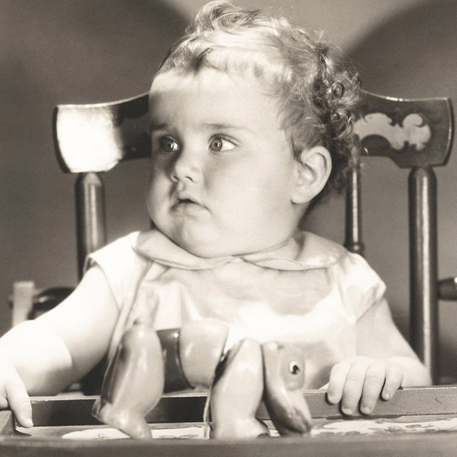 Оставь ребёнка с незнакомцем. Эксперимент «Незнакомая ситуация», который лёг в основу теории привязанности