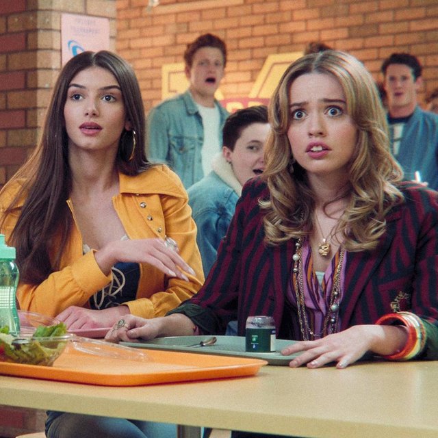 Как исправить «плохую школу». 6 антиуроков сериала «Половое воспитание»