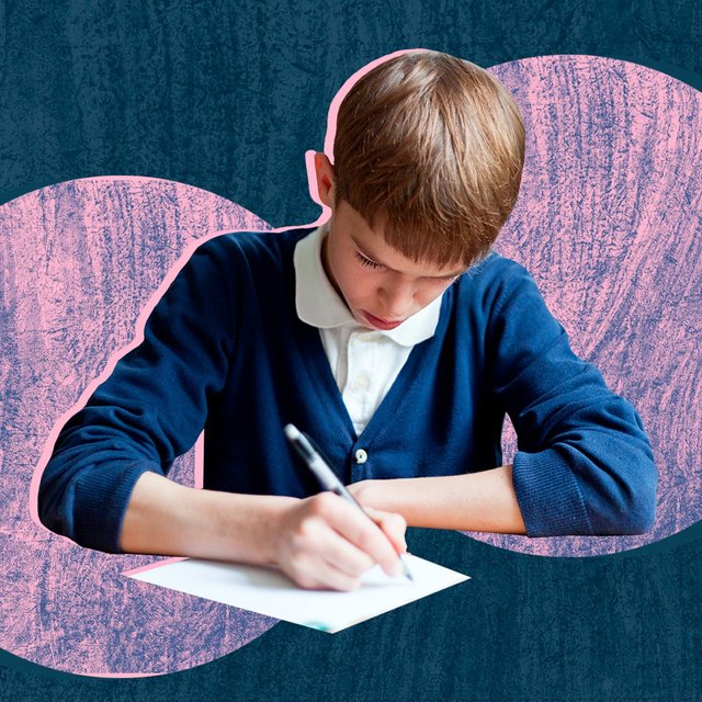 Десятиклассника заставляют сдавать ОГЭ. Это законно?