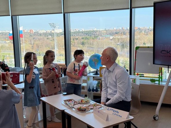 Школа «СКОЛКА». «Силовые методы на это поколение не действуют»: Дмитрий Фишбейн — о том, как и что надо менять в школе