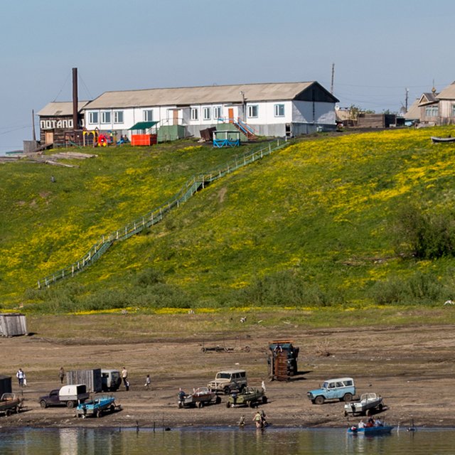 «Мы на грани исчезновения». Как живёт школа в посёлке на Таймыре, где почти нет детей