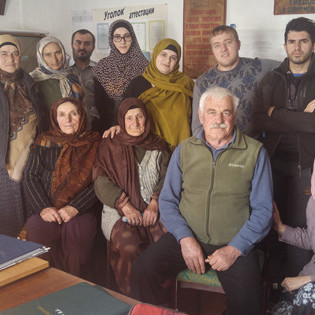 "Когда читаешь учебник обществознания глазами горца, хочется рассмеяться"