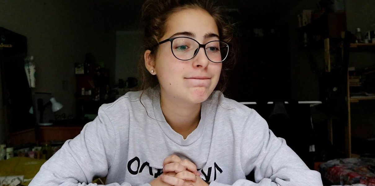 «Шикую на 3200 в месяц»: видеоблогер Kate Dino — о жизни в общаге и гречке с оптового склада
