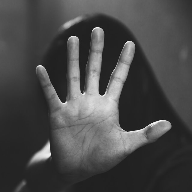 В моей школе работает учитель, который пишет детям пошлости и ведёт себя странно: что делать?