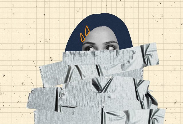 Дочке 2,5 года, постоянно требует, чтобы я ее обнимала, гладила. С рук не слезает. Я уже устала. Что с этим делать?