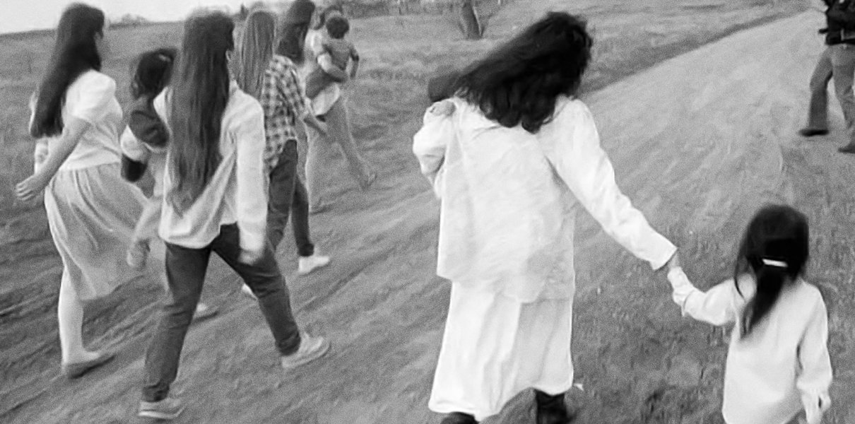 Невесты Давидовы: история детей из секты, где с младенчества приучали к насилию