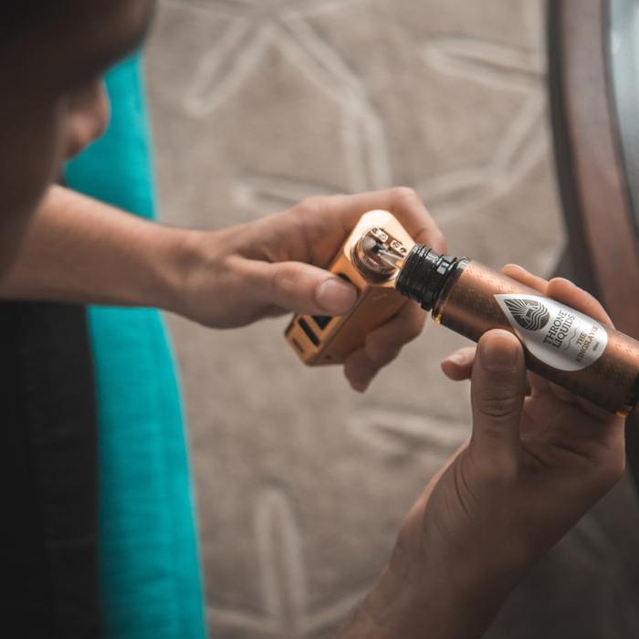 На Камчатке принят закон о запрете продажи вейпа и жидкостей несовершеннолетним