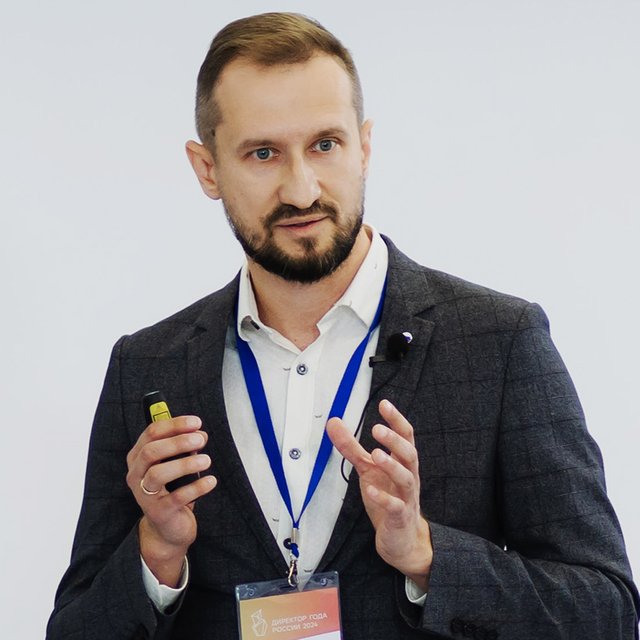 "Оставаться человеком, находясь в системе". Директор года России — о том, как выжить в современной школе