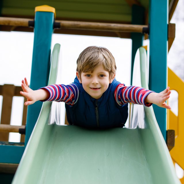 Школьников водят гулять на продлёнке — нужна ли для этого площадка на территории школы
