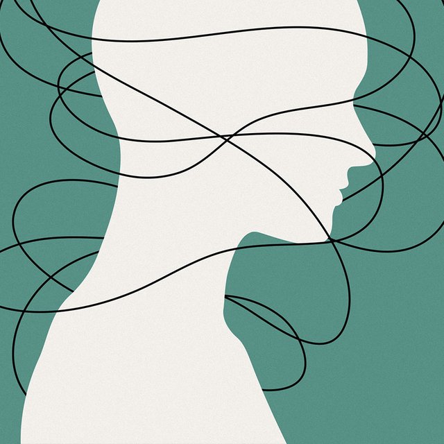 Мне 15 лет, я слышу голоса, но мама отказывается записать меня к психиатру: что делать?