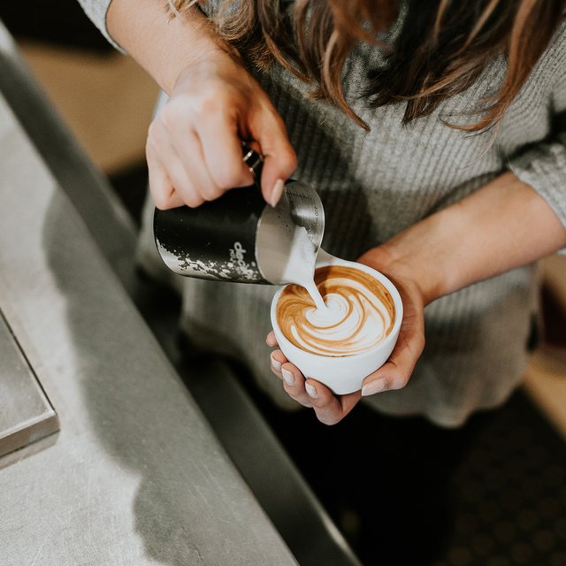 Чем занимается бариста? Кто такая кастелянша? Тест на знание профессий со сложными названиями