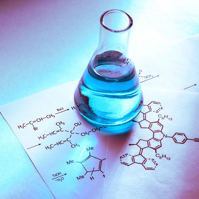 «Обычный балл начинается с 90, золото — с 99». Как наши школьники победили на Международной олимпиаде по химии