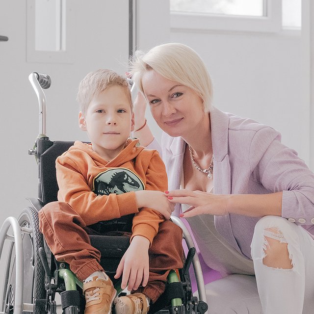 «Таких детей бросают прямо в роддоме». Монолог мамы мальчика с диагнозом Spina bifida