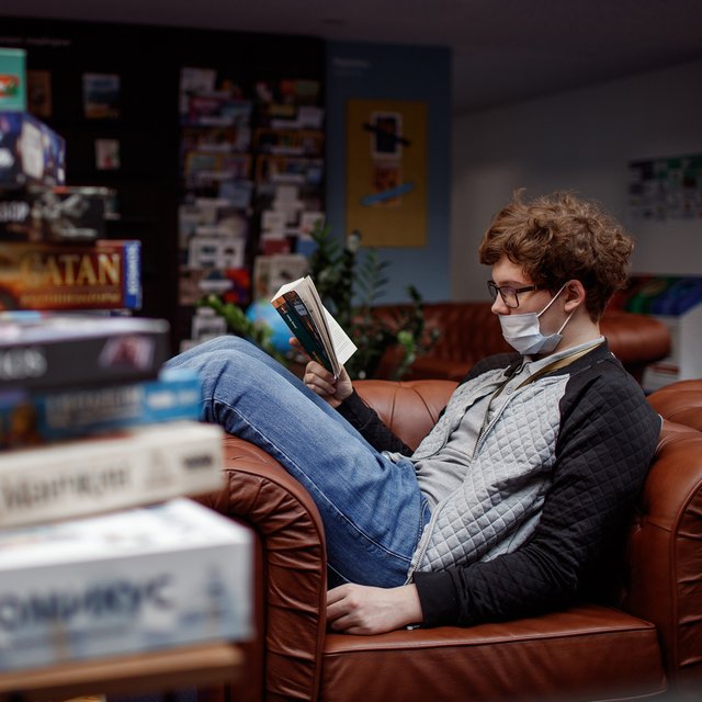 «Любые формы травли у нас запрещены»: как живут и учатся дети в частной школе-пансионе «Летово»