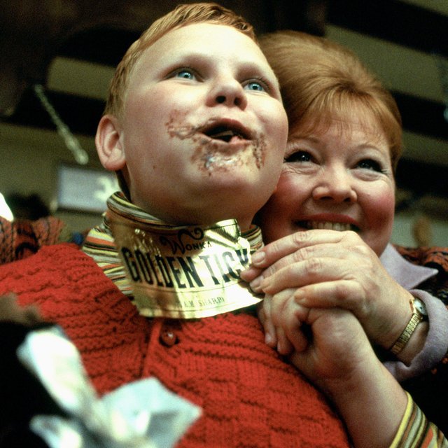 «Не съешь — из-за стола не выйдешь». Как научить ребенка правильным отношениям с едой и зачем это делать