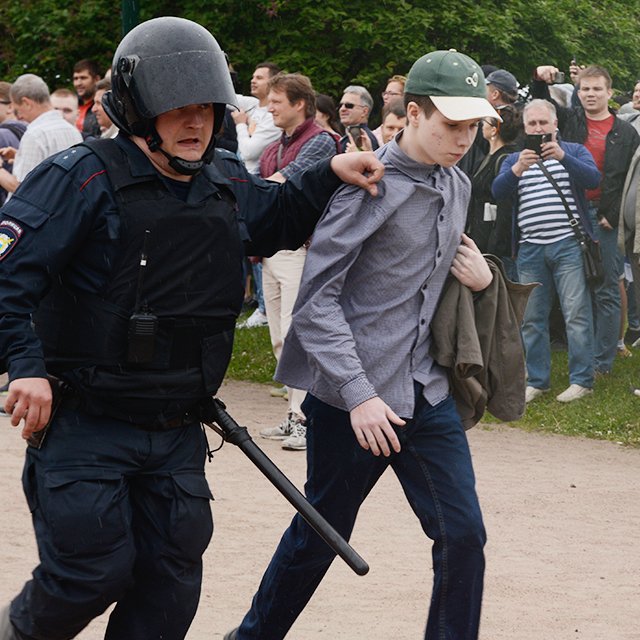 «Школьники идут просто ради хайпа». Что думают директора и учителя об участии детей в митингах