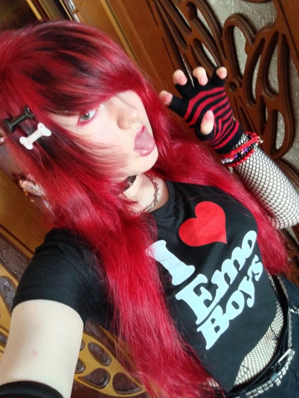 Диана Поликарпова. «Классная руководительница просто умоляла меня стать нормисом»: 15-летняя режиссер — о буллинге, неформалах и природе творчества