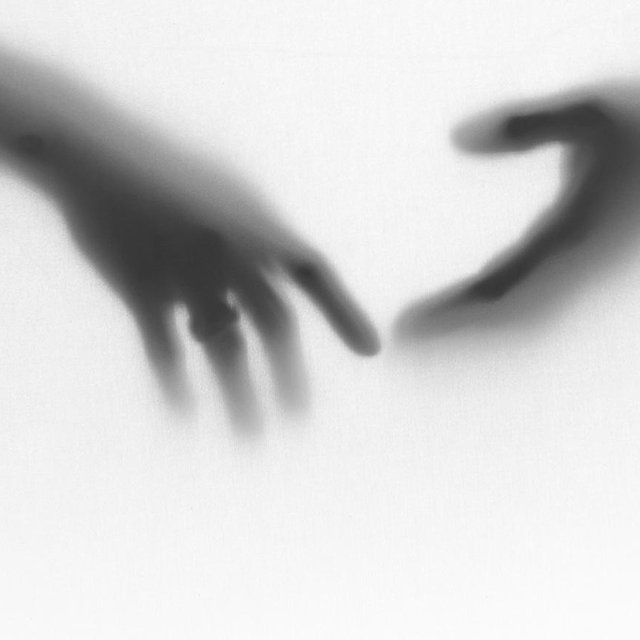 Родители сказали, что моя девушка должна быть нашей национальности, иначе они от меня откажутся: что делать?